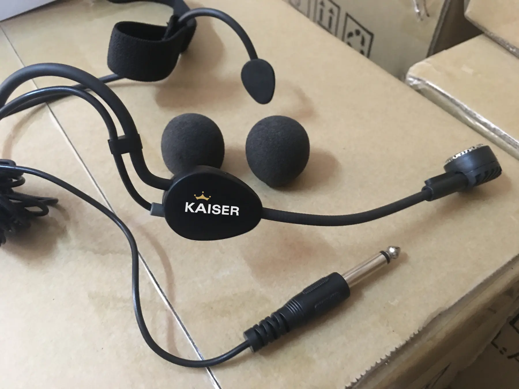 صورة ميكروفونات يدوية سلكية KAISER موديل KS-M2 لاستخدامات النداء العام ومشاريع الصوت الاحترافي | ASIAAMP — صورة المنتج المعتمدة 2