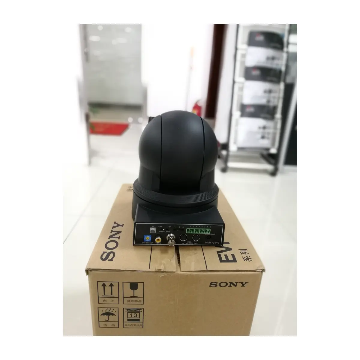 تصویر دوربین کنفرانس SONY مدل EVI-H100S برای پیجینگ، اعلان عمومی و پروژه‌های صوتی حرفه‌ای | آسیا امپ — تصویر واقعی محصول 4
